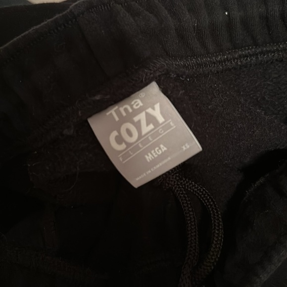Aritzia TNA - COZY FLEECE MEGA SWEATPANT - Picture 2 of 2